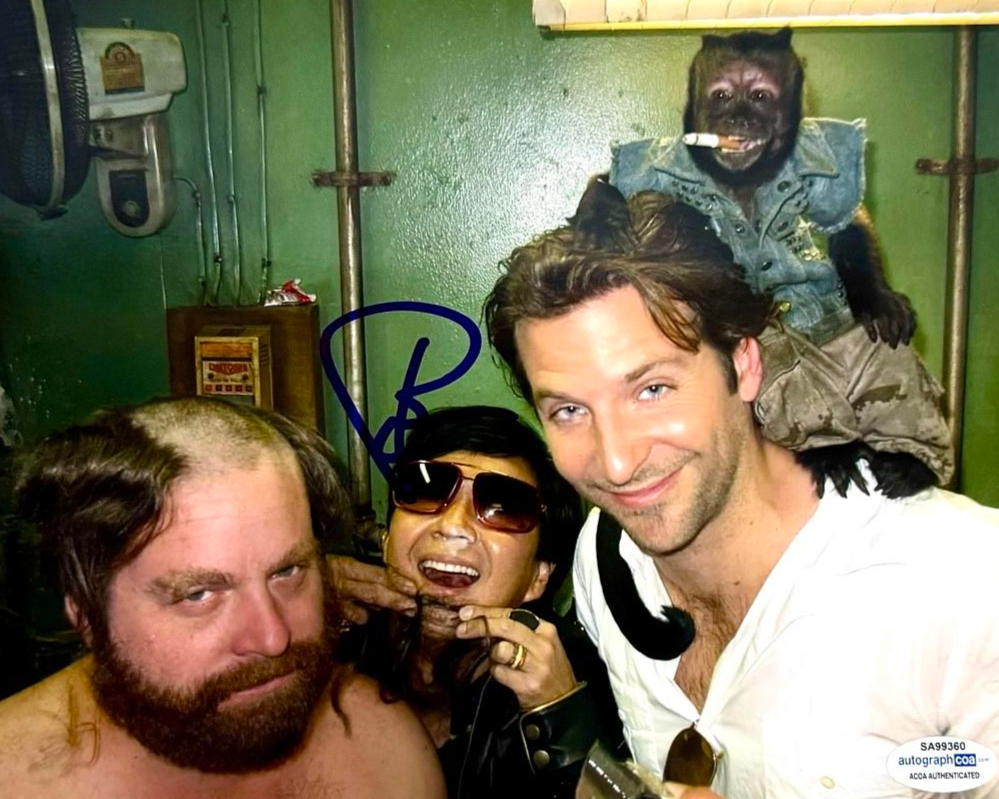 Bradley Cooper Signed 8x10 Photo (The Hangover) - ACOA